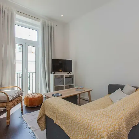 Typical Light Filled Graça Apartment, By Timecooler Appartement *