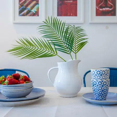 Typical Light Filled Graça Apartment, By Timecooler Appartement