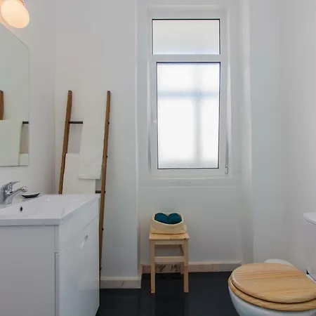 Apartament Typical Light Filled Graca W Ac, By Timecooler