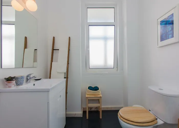 Daire Typical Light Filled Graca W Ac, By Timecooler